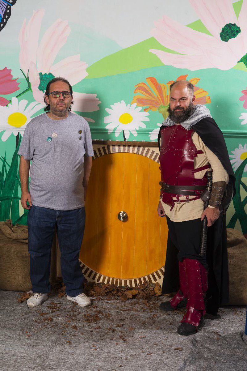 SmialDragonVerd's tweet photo. Al parecer ya tenemos las fotos que se hicieron en el photocall de la #estelcon2021 así que os dejamos las imágenes de los que organizaron este magnífico evento y a sus compañeros del Smial del Dragón Verde
#tolkien
#lotr
#sdla
#maravillosaspersonas
#estelcon
#fantasy https://t.co/n6ujma65Z7