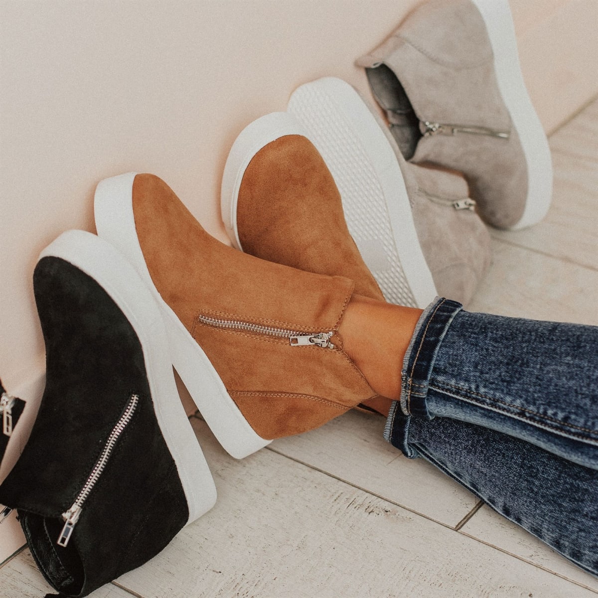 ReviewsbyCole's tweet photo. I kind of LOVE these zippered wedge boots. And they're only $35 from @janedeals  right now!

https://t.co/nOHAQeVjxU

#fashion #ads #blackfriday2021 https://t.co/hUj60OeCpR