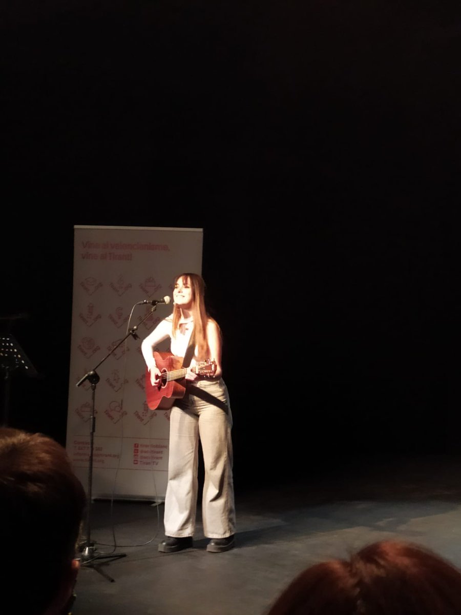 IntersindicalV's tweet photo. La Intersindical Valenciana present a l'acte de la XXV Nit del Tirant a la #SalaOff de #València
@STEPV_Iv @acvtirant @fnexe @FundacioFull @jraulbc @ESFMB @lolanavarrof @CULTURAIV @off_a_escenicas https://t.co/KMBLovd9K6