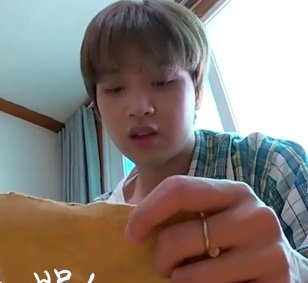 haechanconfess's tweet photo. MAU PUNYA ANAK KYK HAECHAN JUGA NANTI😭😭  https://t.co/VB7hrnAlud