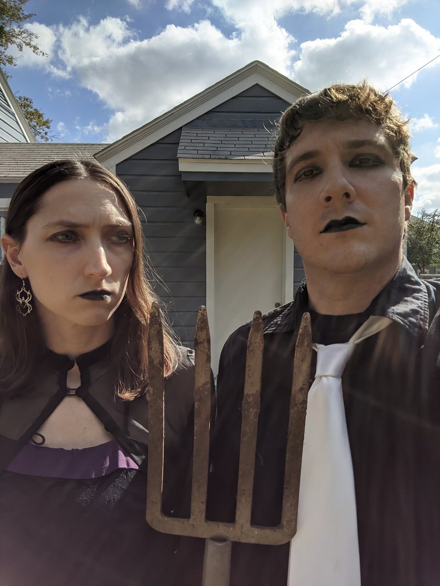DejaV42's tweet photo. #WhatCAHWants recreate a famous painting. American Gothic https://t.co/vjP1VPAo2O
