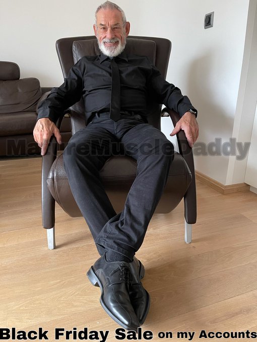 ‼️BLACK WEEK ON MY ACCOUNTS‼️ Offer ends 11/30 - get full 30days  🔐 https://t.co/wRyxEGrTLv (for my international<a href="/tag/legday"class="tags"><span>#legday</span></a>