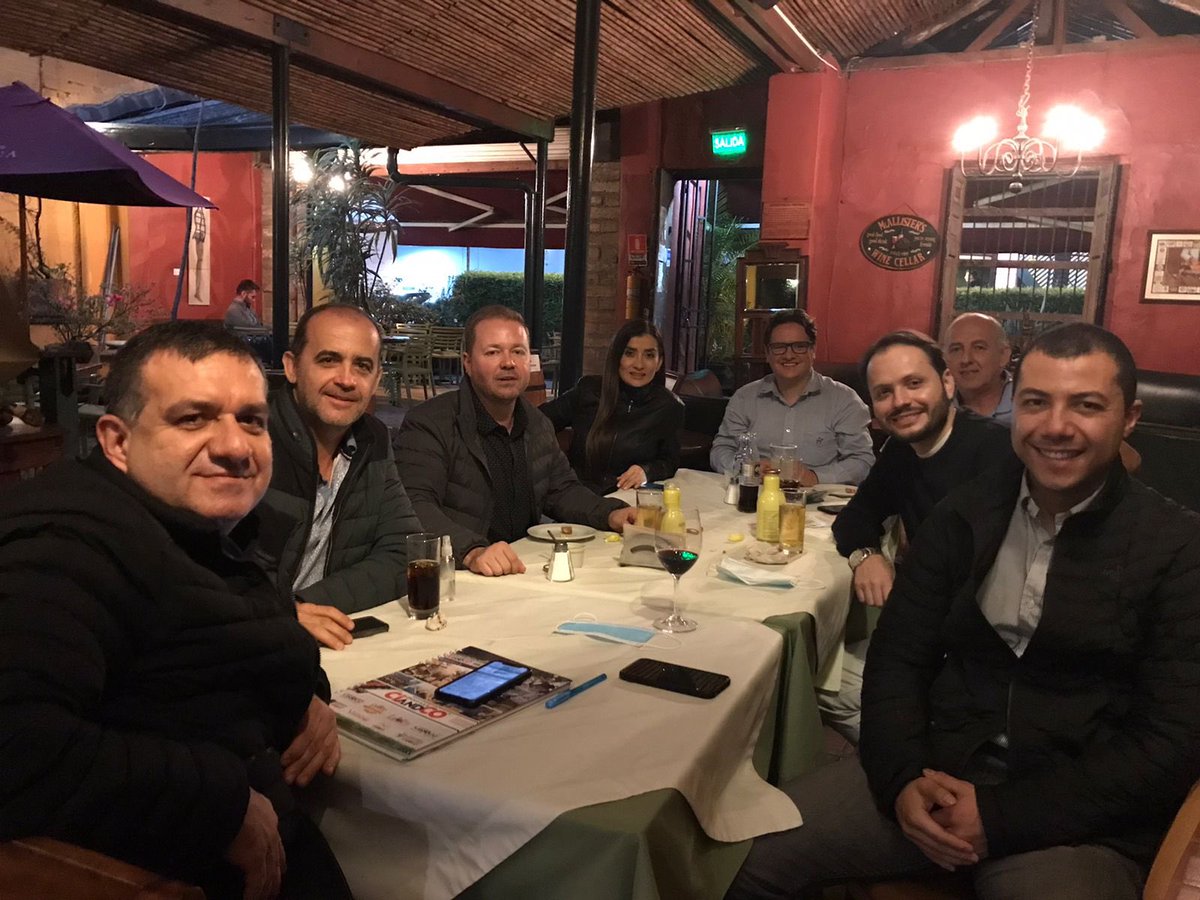 En este equipo nos une un gran objetivo: trabajar por Antioquia y Colombia.

Tenemos el conocimiento y el amor para seguir buscando el desarrollo de nuestra tierra.