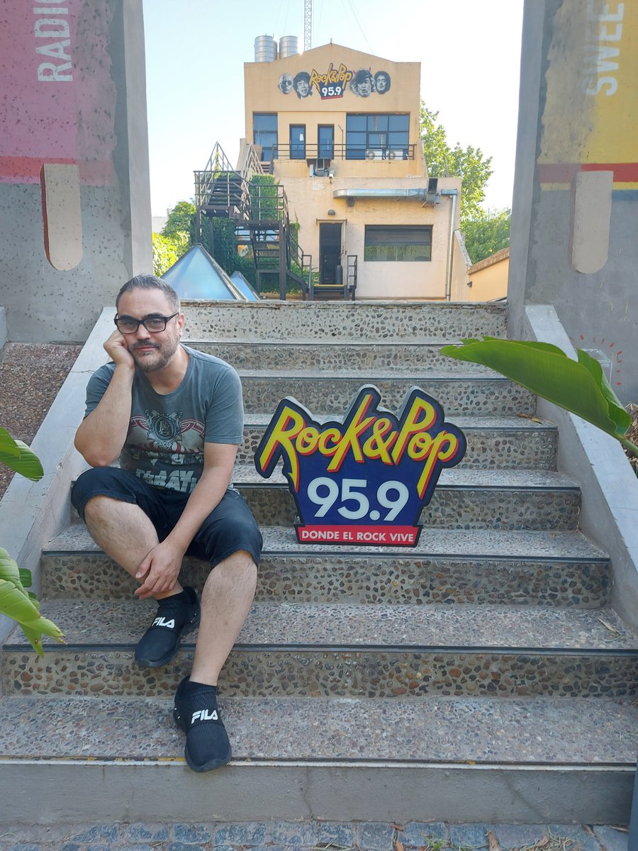 fmrockandpop's tweet image. Los domingos por la mañana arrancamos el día junto a @marcetorabemartinez 🎶 con lo mejor del rock nacional en #ElBombardeo 💣

¡Hasta las 10hs! En #fmRockAndPop

📻95.9FM 🔗fmrockandpop.com
📳11-7082-0959 📲App Rock&amp;amp;Pop #NosGustaElRock