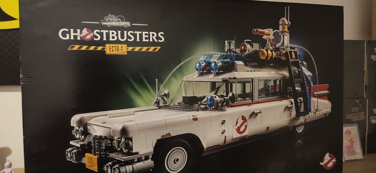 AchemusTwitch's tweet photo. Man ist nie zu alt für #LEGO oder für #nostalgie ! YFW deine Frau dir beides schenkt: 😱

#ecto1 #Ghostbusters #GhostbustersAfterlife #nerdy #NeverTooOld https://t.co/cFwTgdcxSH