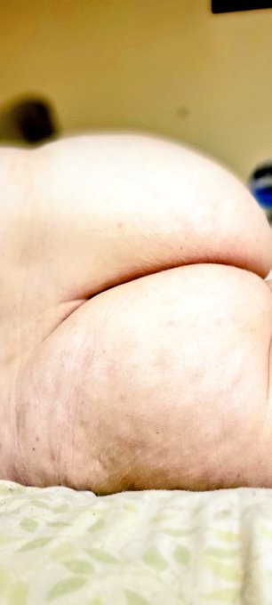 👉👈 after all that turkey and pie I'm in need of a hard workout 😏😈 Maybe helping to 'saddle' up and ride<a href="/tag/sexy"class="tags"><span>#sexy</span></a><a href="/tag/titties"class="tags"><span>#titties</span></a><a href="/tag/kinky"class="tags"><span>#kinky</span></a><a href="/tag/thirstythursday"class="tags"><span>#thirstythursday</span></a><a href="/tag/maidoutfit"class="tags"><span>#maidoutfit</span></a>