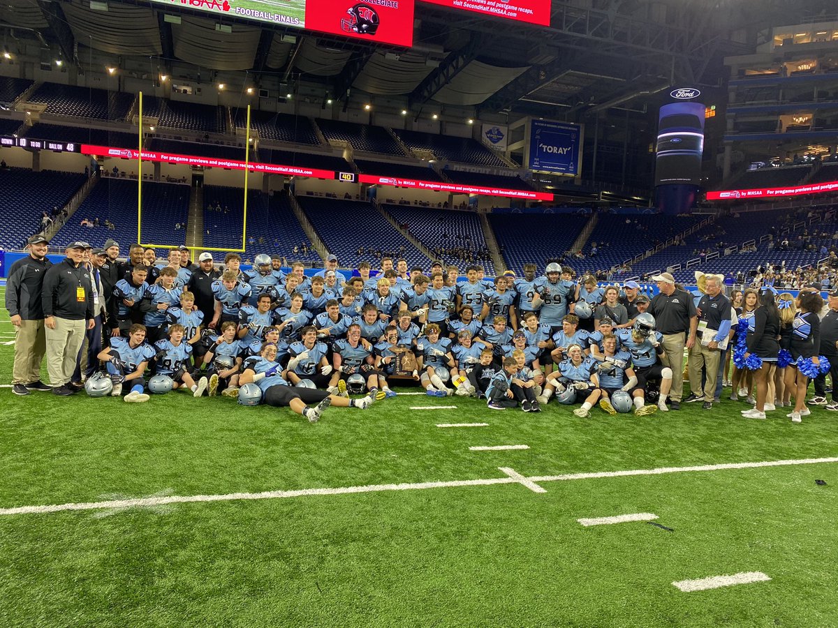 TheD_Zone's tweet photo. Lansing Catholic is the 2021 D6 State Champions. https://t.co/akN34y3cT1