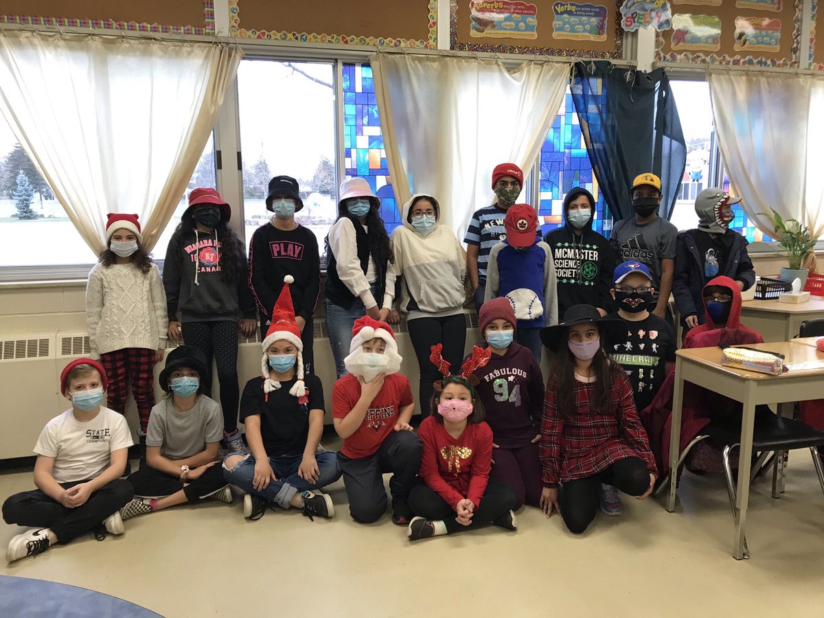 Showing our school spirit today! #hatday <a href="/GlenwoodGriffin/">Glenwood Griffins</a> <a href="/MsAwender/">Ms Awender</a>