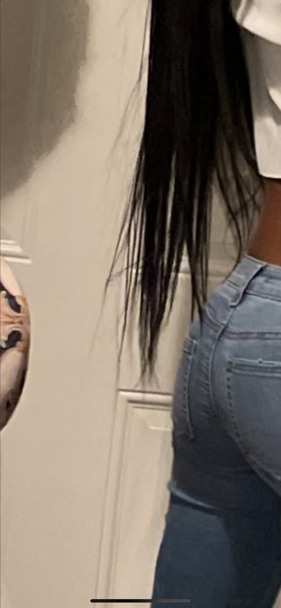 Brinolan23's tweet photo. @idckaya She ain’t even lying I see that shit pokin https://t.co/mtndLi5vpP