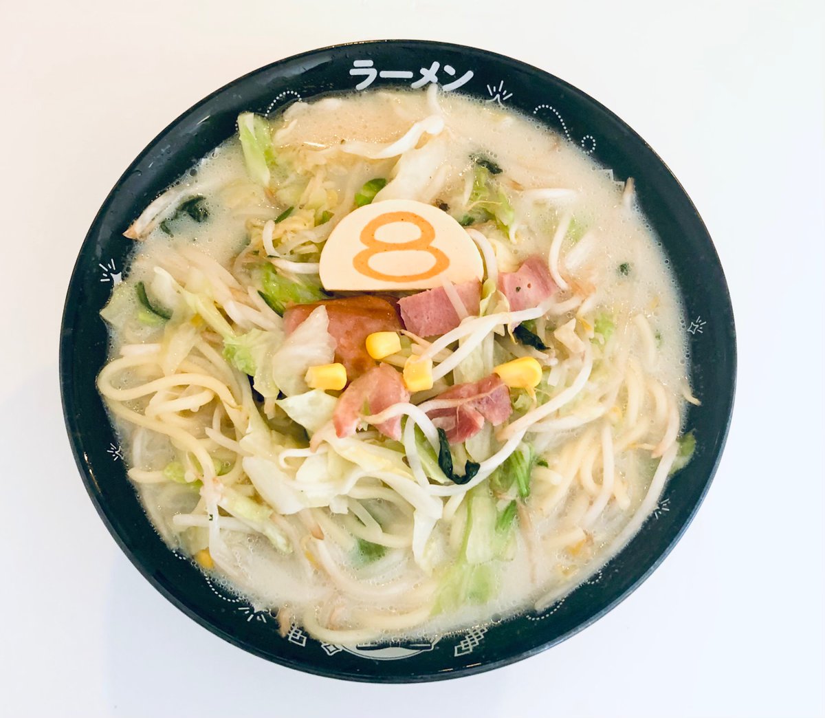 「2ヶ月に渡ってちゃんぽん話描くモチベを保つ為に最近ずっと朝ごはんは市販のちゃんぽ」|鳴見なるのイラスト