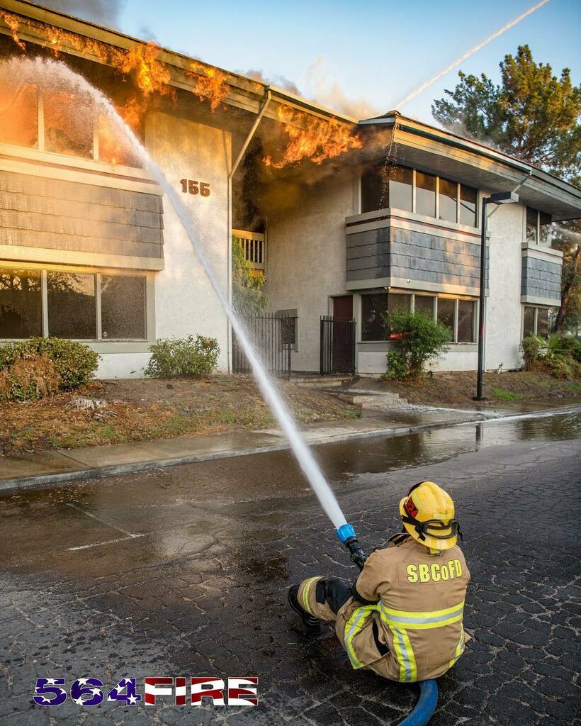 564FIREPhoto's tweet photo. @sanbernardinocountyfire FF working the recent #HospitalityFire #itallgoesdowninthedino https://t.co/1ufo5BBY9F https://t.co/h3VSLKifLH
