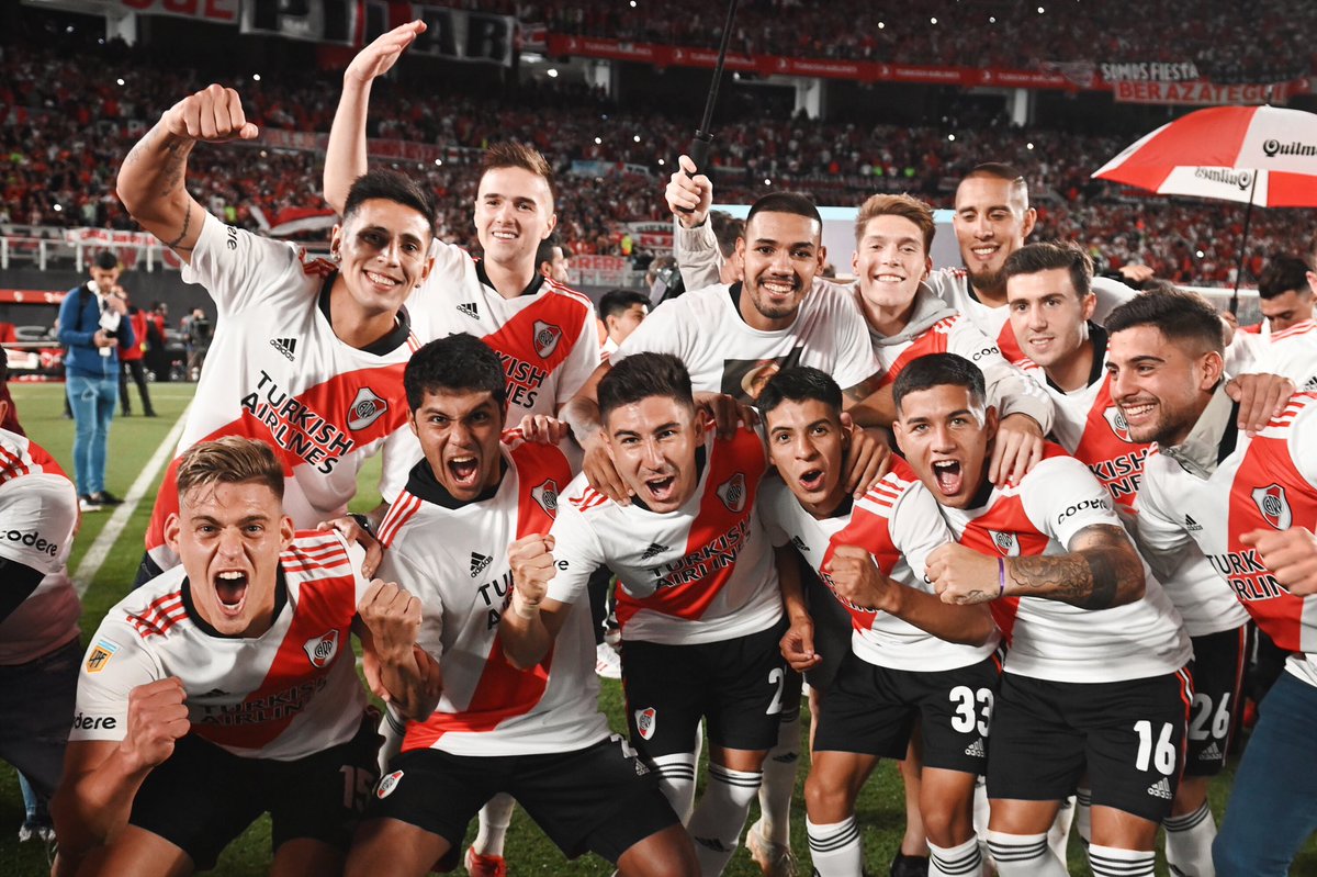 RiverPlate's tweet photo. CAMPEONES. ✊🏽 https://t.co/GMQLBzh08T