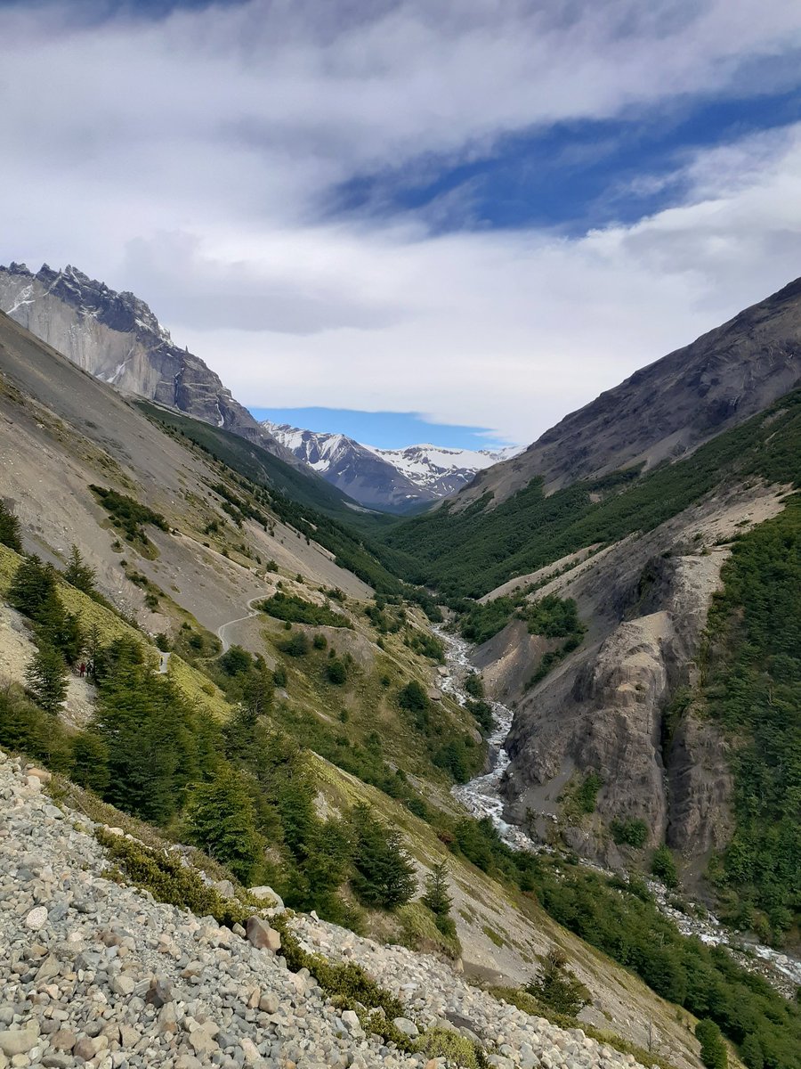 javiertl8's tweet photo. Hoy Trekking #BaseTorres en P.N. Torres del Paine muy complicado, pero vale la pena....maravilloso. El viaje de hoy en 4 imágenes. https://t.co/4KZFfXZSeL