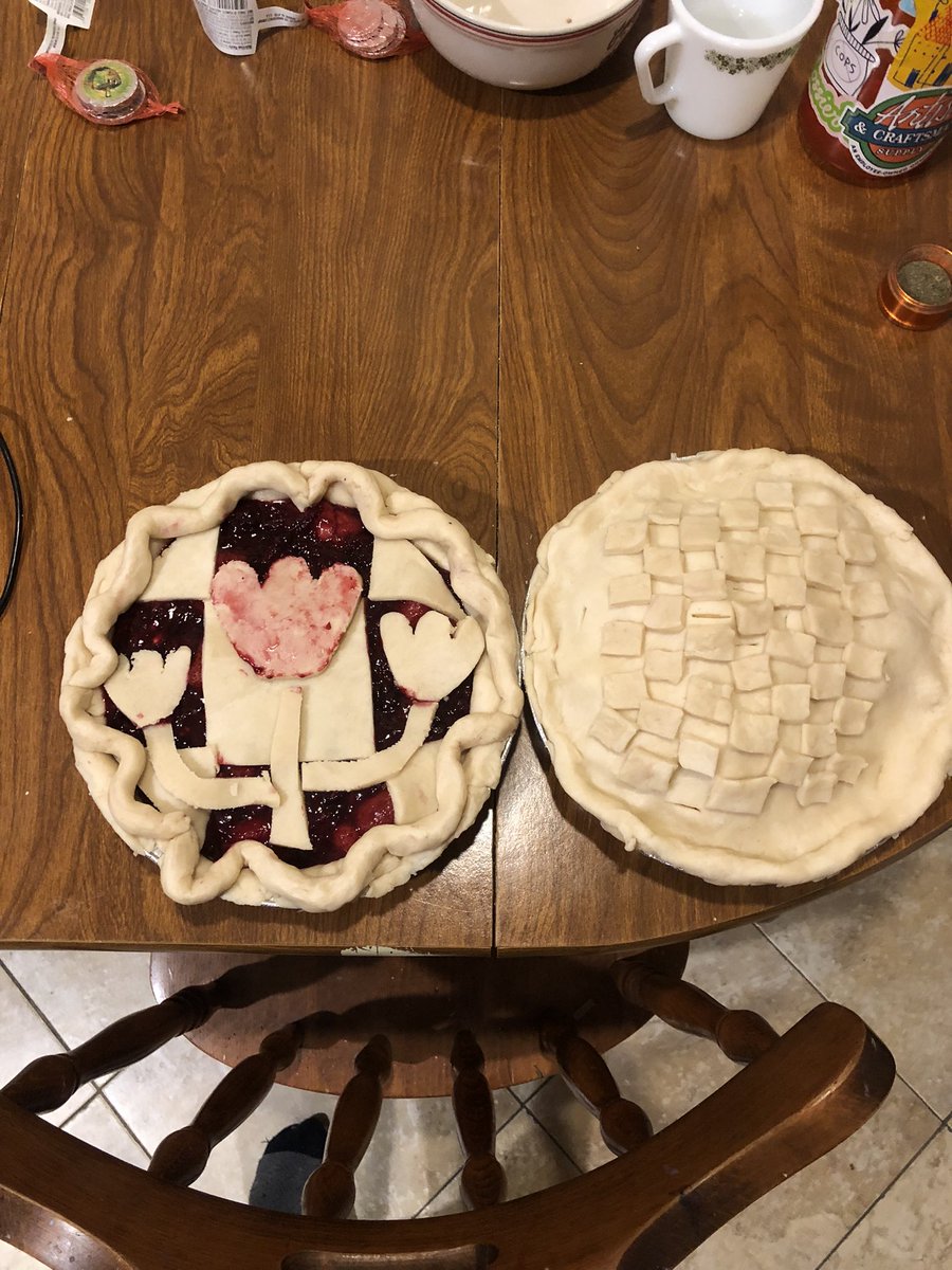 emmlipka's tweet photo. Pies I made https://t.co/Rs7ZzJkvwU