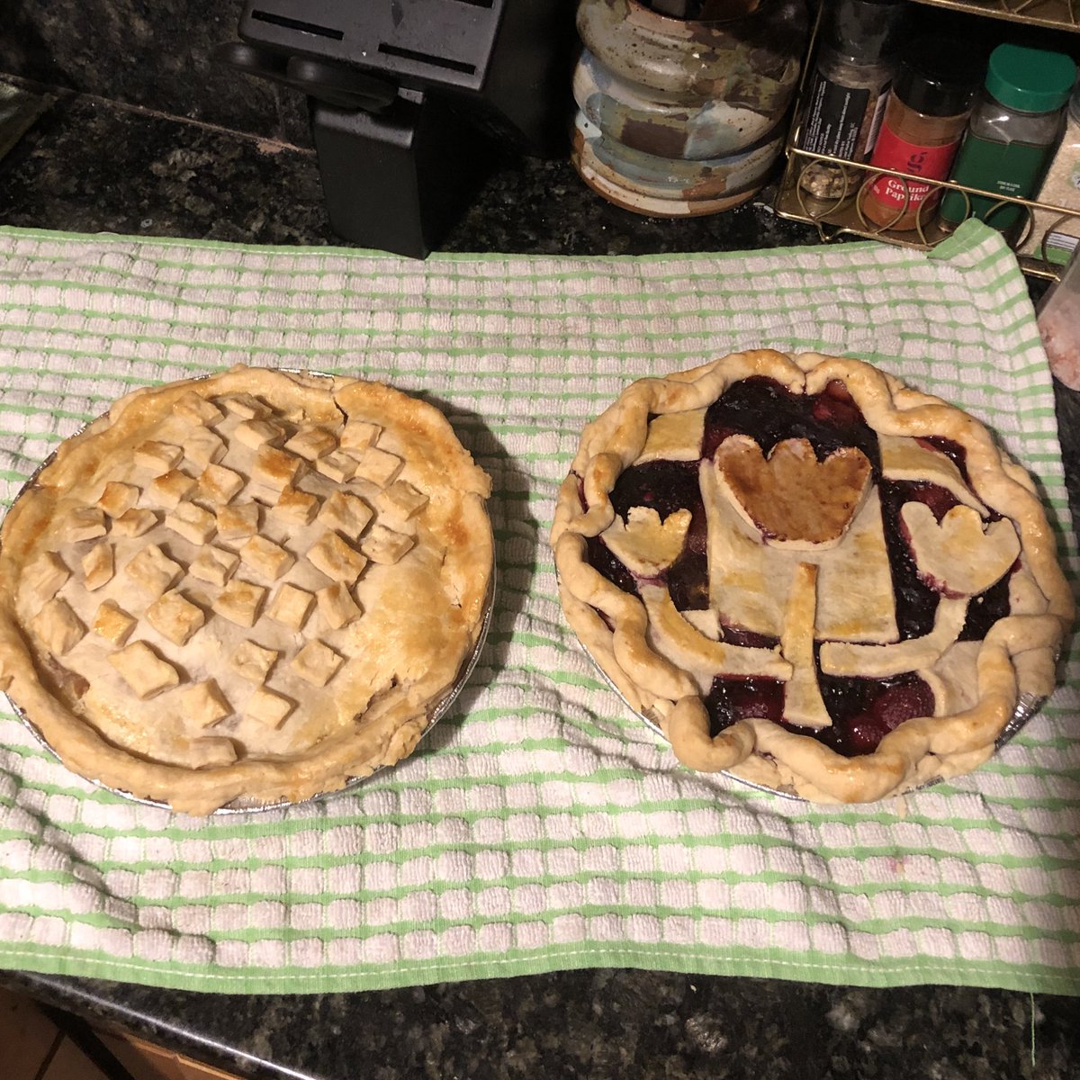 emmlipka's tweet photo. Pies I made https://t.co/Rs7ZzJkvwU