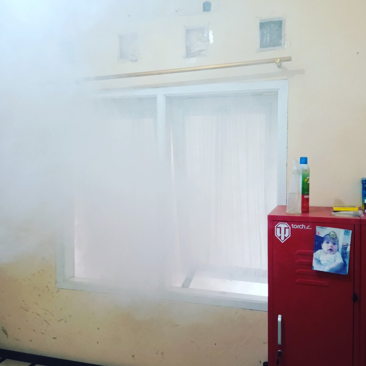 Bokap: bangun ntar mo ada fogging di RT kita... 
Gw: *ngantuk. Iyaa.. males2an buka jendele *5 menit lagi deh masih kurang nih..
Ga lama bbbrttttt 😌💨💨💨