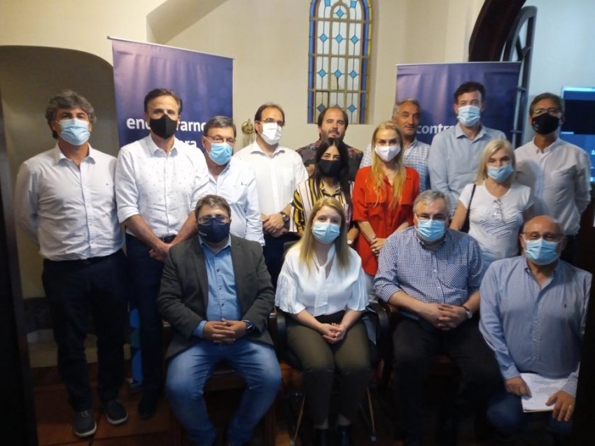 Felicidades a <a href="/marinacantera/">@Marina Cantera</a> y a toda la nueva directiva de <a href="/CamturUruguay/">CAMTUR Uruguay</a> 
Gran equipo para grandes desafíos.
#EleccionesCamtur