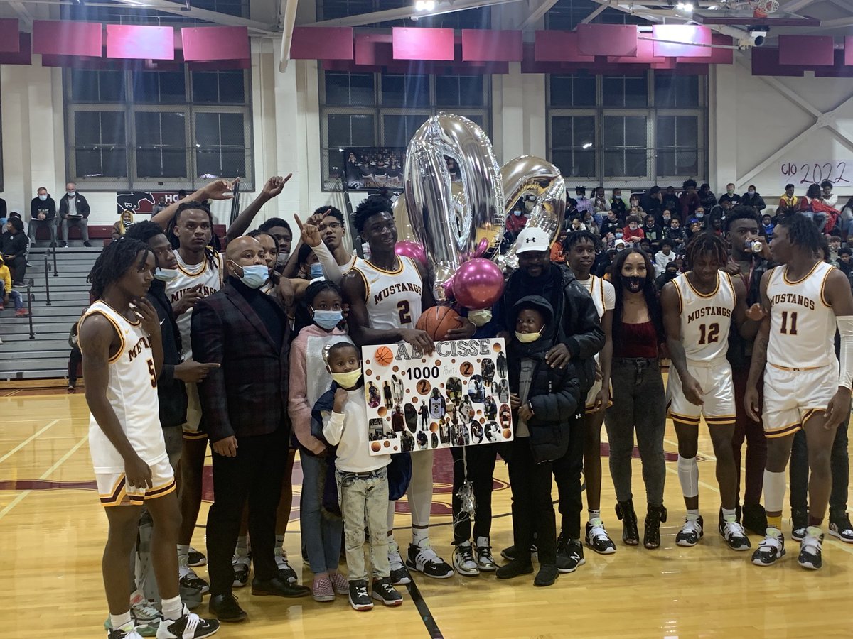 WestHiMustangs's tweet photo. Point 1️⃣0️⃣0️⃣0️⃣ for Senior Aboubacar Cisse 👏🏽 ⁦#GoWest ⁦@CoachStokes22⁩ https://t.co/eXKBcYNgwS