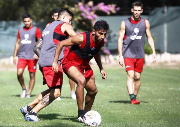 ABCDeporteSdE's tweet photo. #LigaProfesional 

Se confirmó un desgarro en Jonatan Bay https://t.co/979CJsTQeu https://t.co/pYcTb10o11