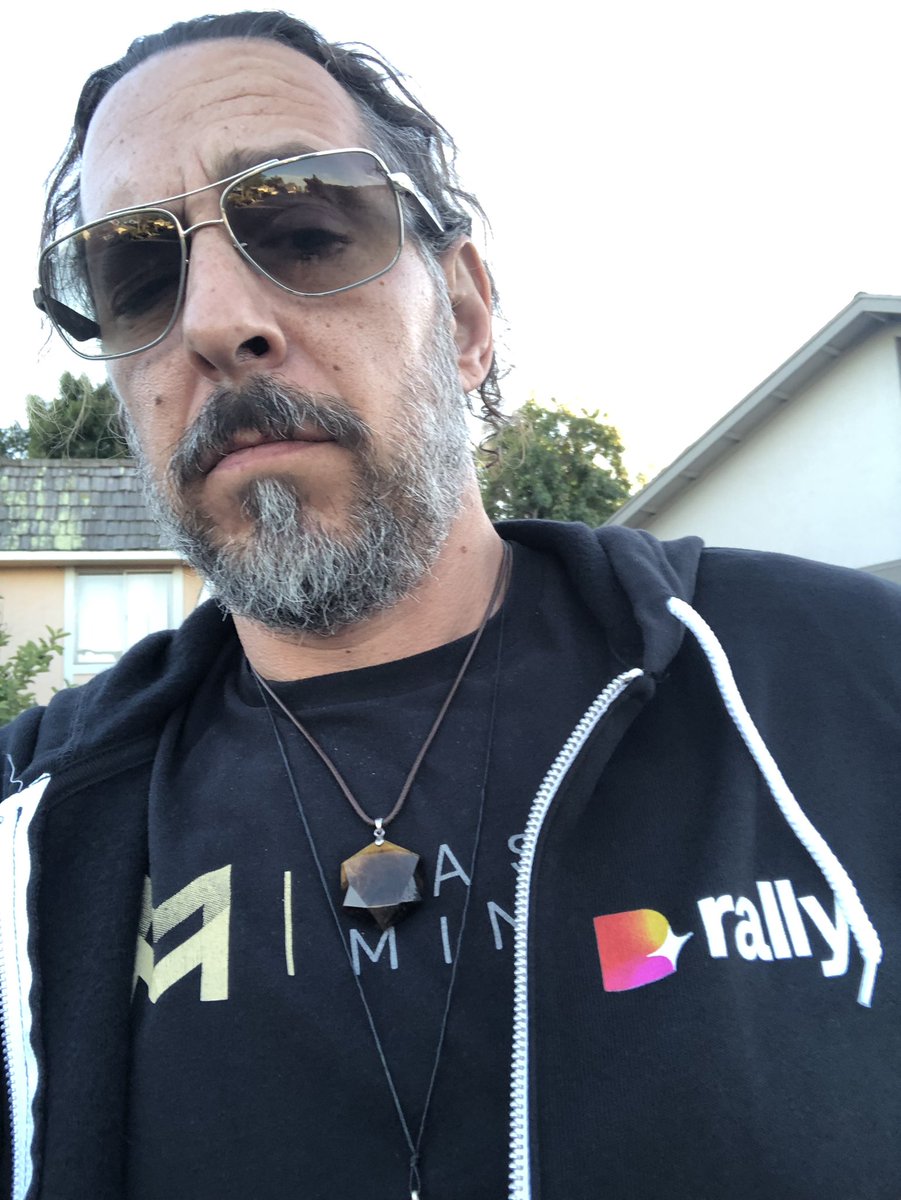 steveolsher's tweet photo. Thanks @rally_io for the awesome swag! Happy to represent!

@KevinChou @jasonmaestas 

#creator #creatorcoin #bold #boldcoin #web3 https://t.co/1v9fSzGERT