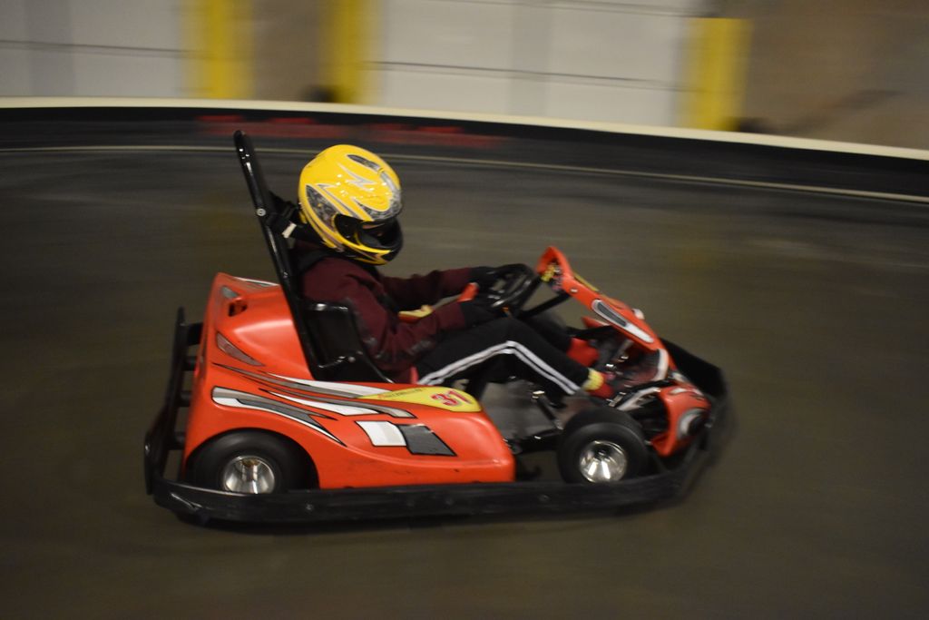 AccelerateSpeed's tweet photo. Track tips!!! Make sure the kart fits you! If you can not comfortably drive, do not race in it!!! For ladies, make sure you have a hair tie or two because your hair has to be out of the way! Have more or better tips? Like, share and comment below!! #acceleratechicago https://t.co/k4mWazIalH
