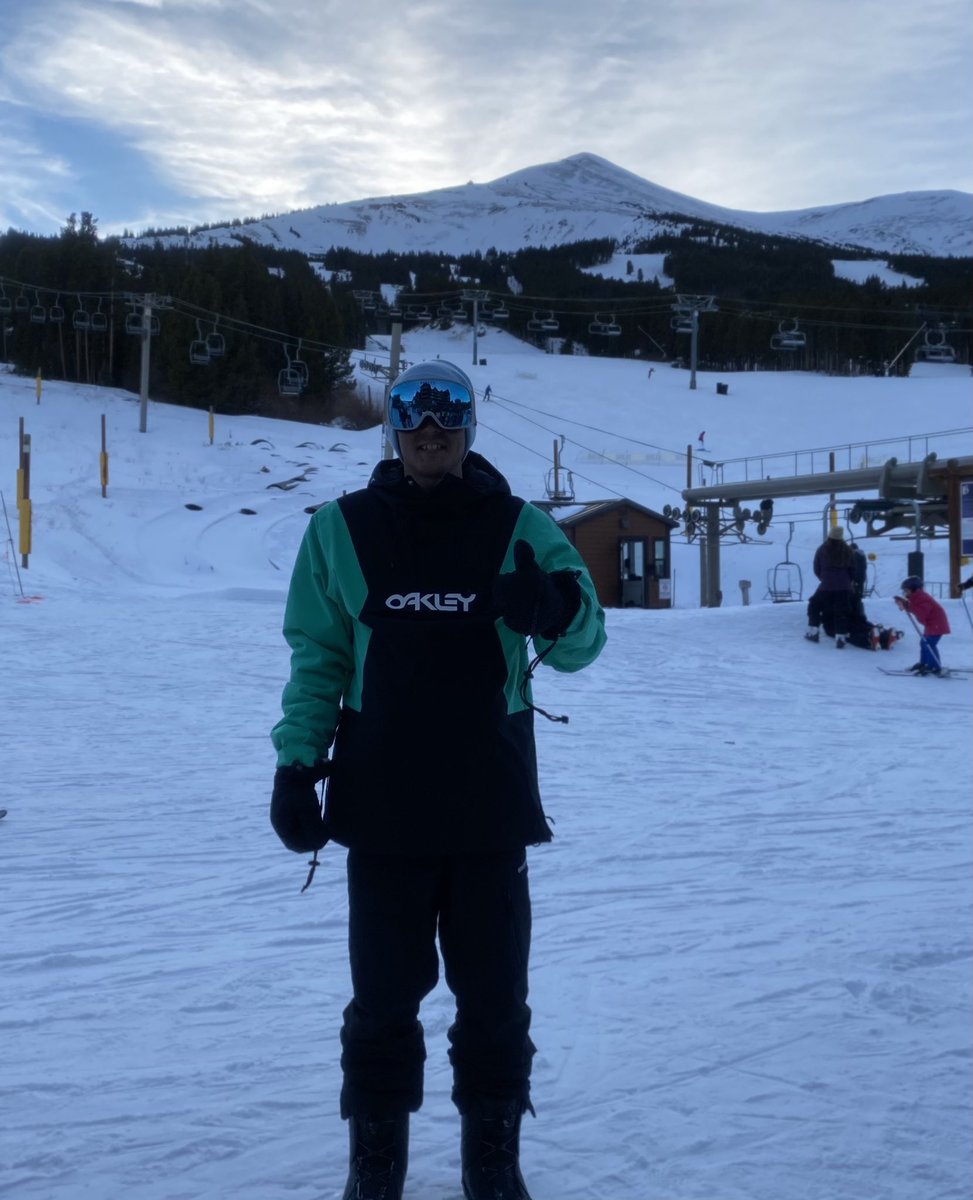 RyHilton's tweet photo. Back in my element 🏂🏂🏂 https://t.co/uMeeNTJ8ky