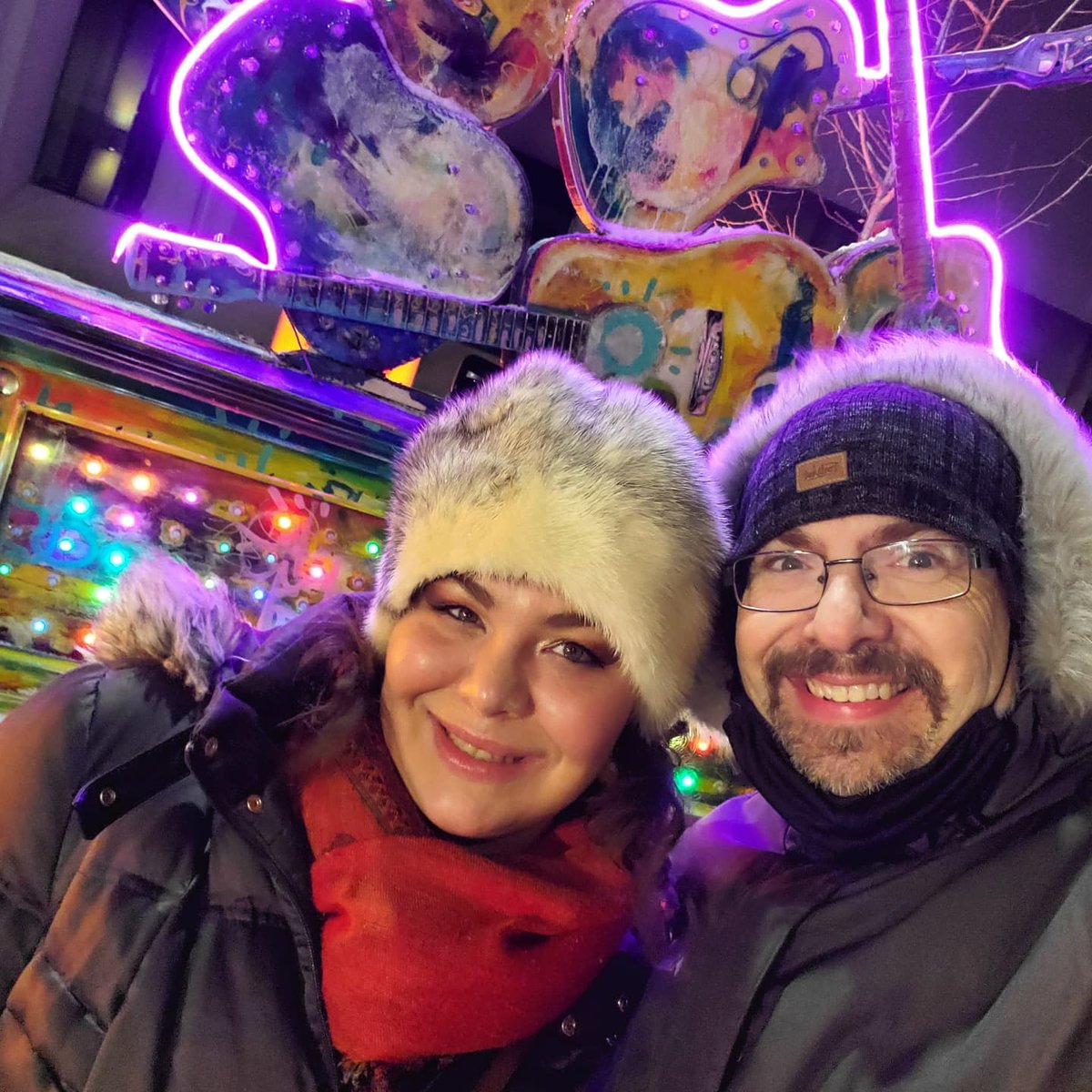 Newswriter22's tweet photo. Had great (granted, damn cold) fun with @KatieWilhelm at #IndigenArt at the Dundas Place #FestivalofMarkets. Head down this weekend! #GetDTL #LdnOnt https://t.co/AJoVoXxhQp