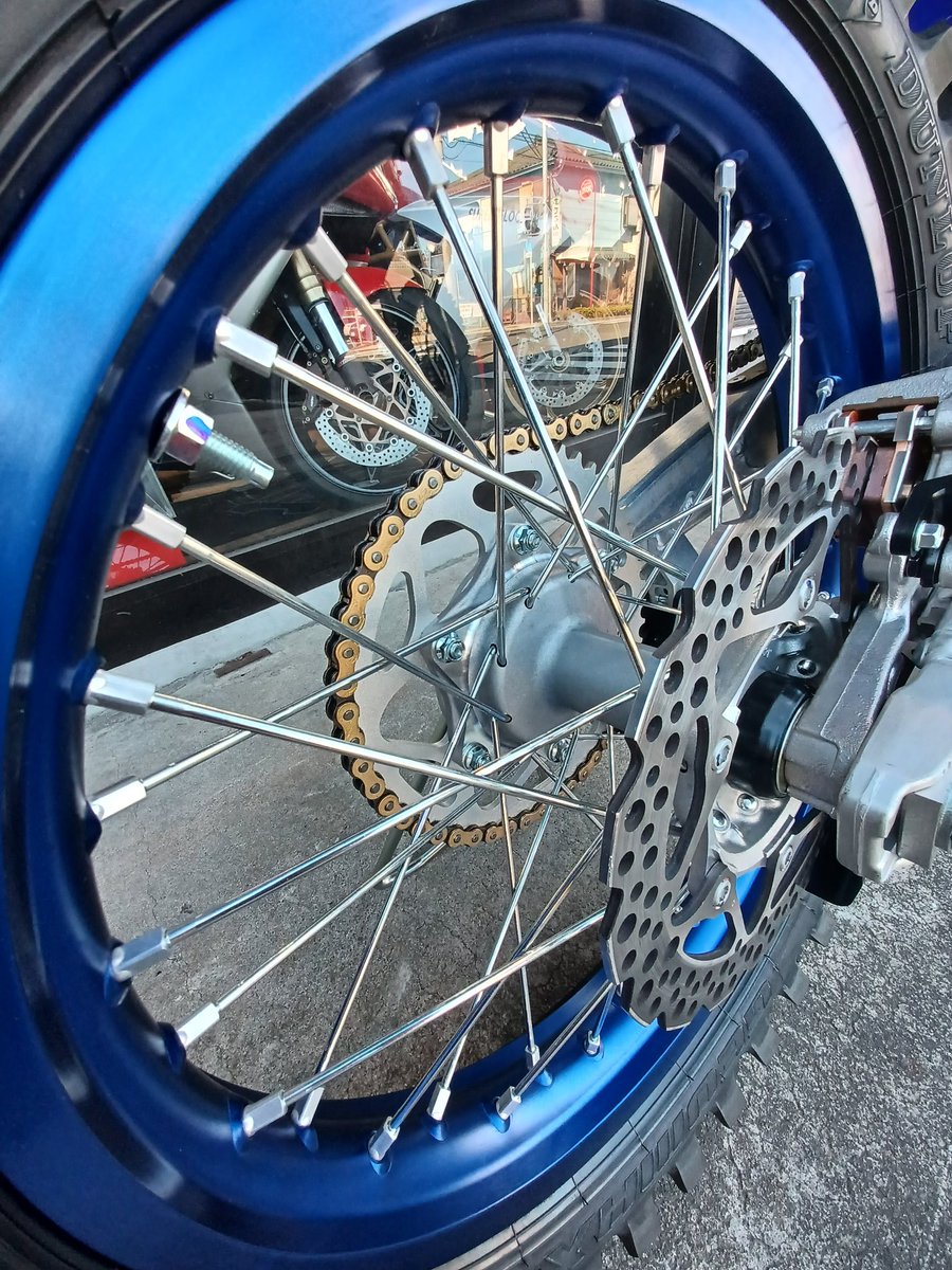 lightning_jyo's tweet photo. 2022
YAMAHA YZ250F入荷!!!!!
色々変わってますねー
スポークに注目👀
#バイクショップライトニング
#鹿児島
#YAMAHA
#YZ
#250F
#モトクロス https://t.co/mZtzT0xp4z