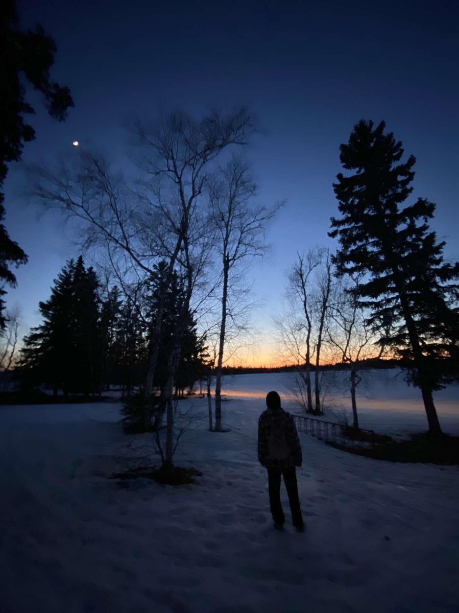 lemoncupcak3's tweet image. sitting alone at night looking at the moon &amp;amp; stars is heavenly💫🌒
#pinkbackpack  #vodka