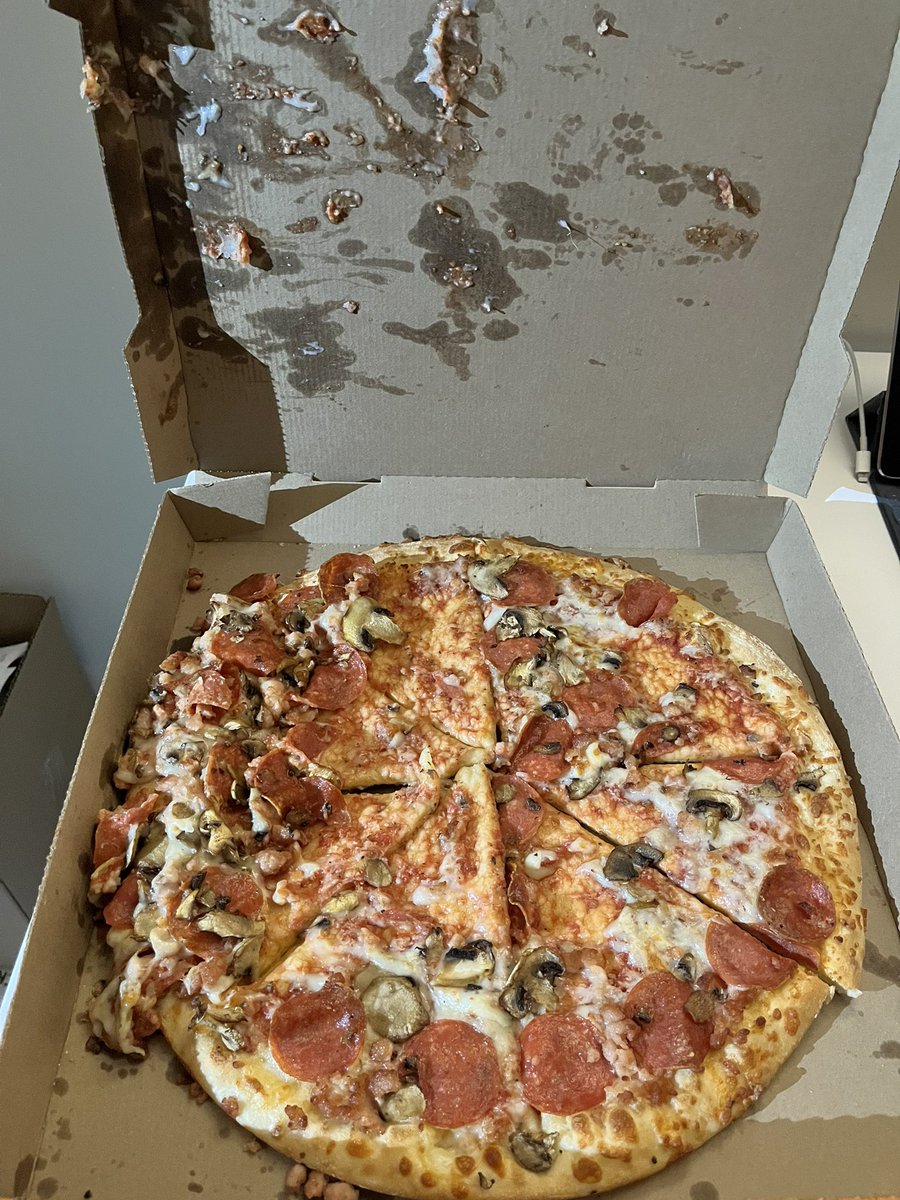 talonmann's tweet photo. Ah yes another great $30 meal thanks to @UberEats . Horrible service! #IWantARefund https://t.co/J3C4dUI4xX