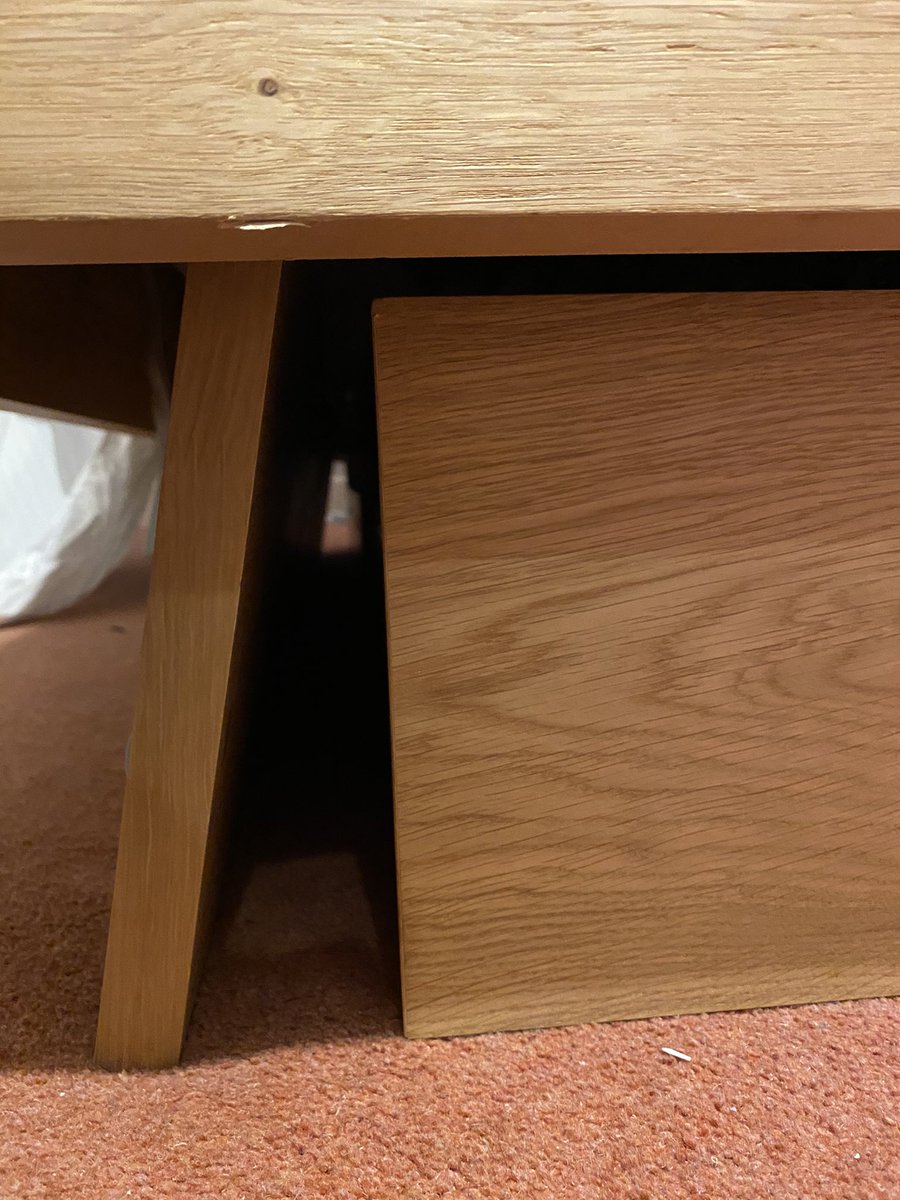 EmilyLynnVocals's tweet image. DO NOT USE @wearemoversUK It has been a year since the dreaded move and we still have not received our agreed compensation for the damages they caused to our items. I will be posting the damages and emails in a separate post.