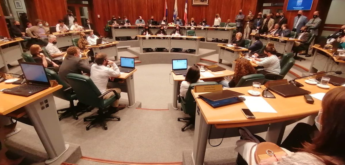 Damián Tort será acompañado por Fernando Perdomo del Partido Nacional, Pedro Gava, del mismo partido y Joaquín Garlos, del Frente Amplio. Los ediles fueron votados para ocupar la primera, segunda y tercera vicepresidencia, completando así la mesa.--> facebook.com/juntamaldonado… #JDM