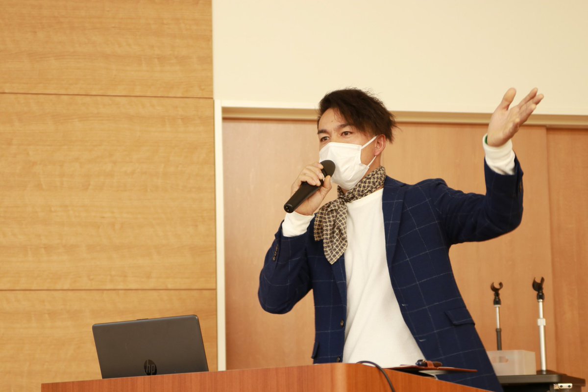 DRIBBLA0828's tweet photo. Brandnew Mission!
イッシーに声をかけてもらい
山陰を拠点に全国各地に店舗を展開している居酒屋「炉端かば」のオリジナルソングを作ろうということで行ってきました。
みんなの想いを詰め込んだ一曲に♪
これからが楽しみです!
#炉端かば
#山陰
#ISSYSTEPPER
#飯干新
#DRIBBLA
#JAMMASSIVE https://t.co/eAe6hyxxxe