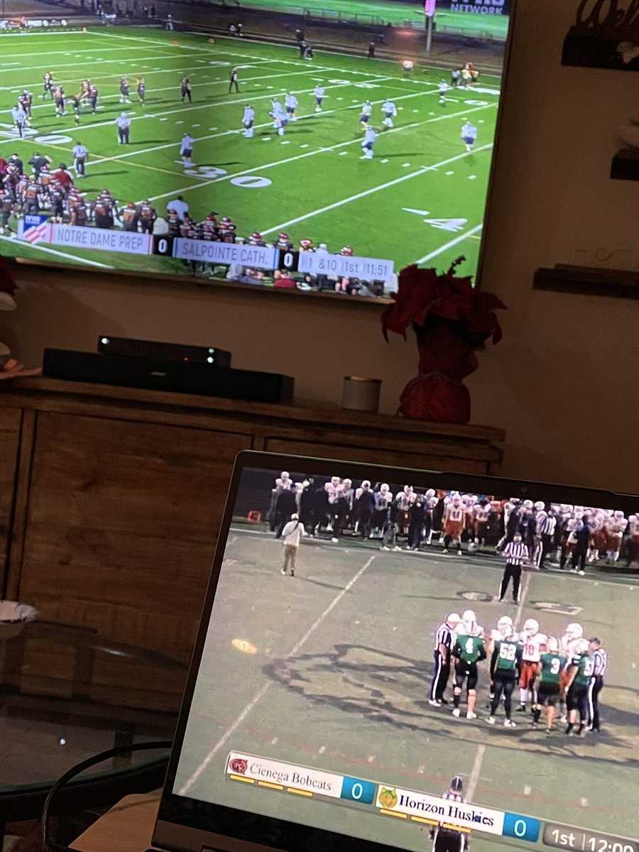GametimeRC's tweet photo. Watching some HS Arizona Football playoffs while in Cali!!! Good luck to my #GametimeProspects tonight and all of the teams playing!!! @SCLancerNation @CienegaFootball @cdo_football @DESERTVIEW_FB https://t.co/UU2zqkBR2G
