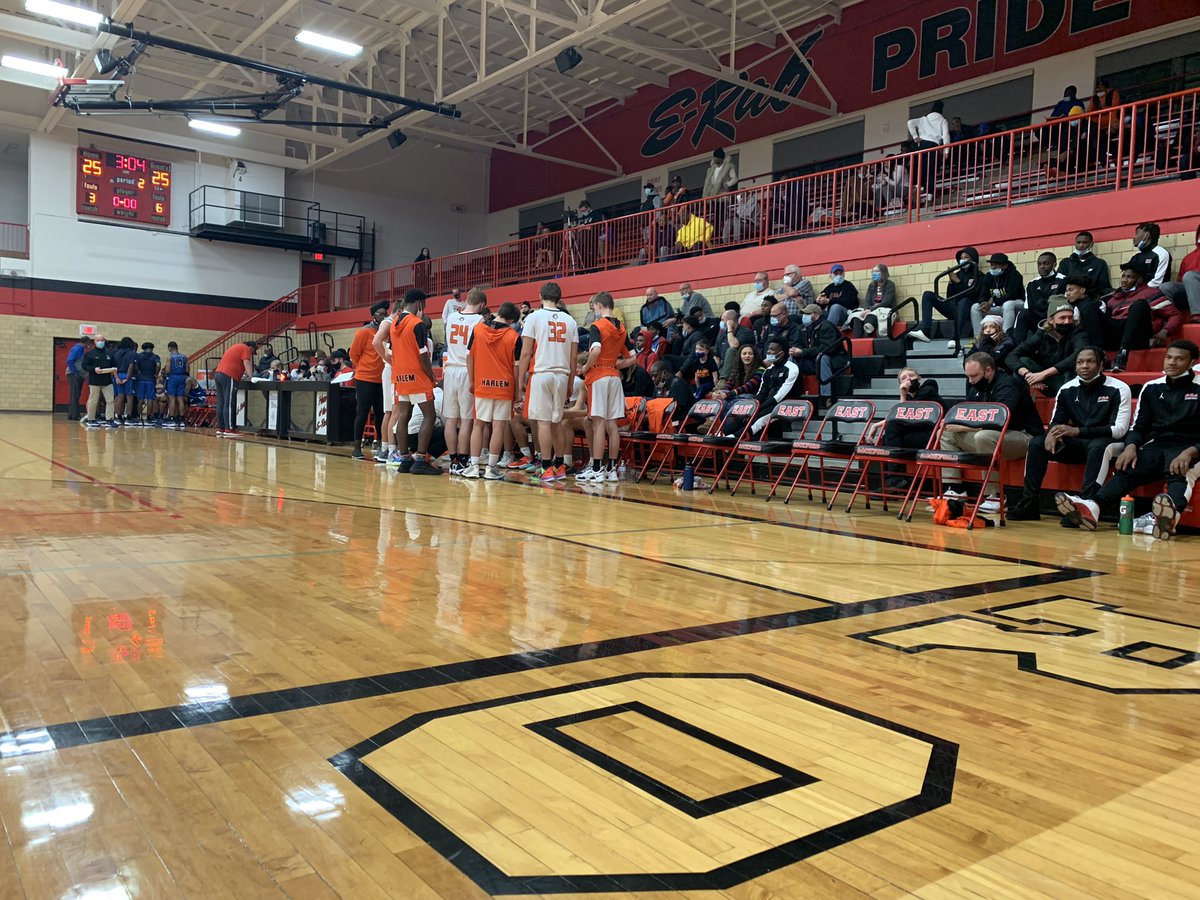 RPS205TipOff's tweet photo. Elgin Larkin defeats Machesney Park Harlem 71-63. Harlem had a terrific game plan. However, they came up short against a very good Larkin squad. @LarkinBBall @HarlemBoysBB @michaelsobrien @scottybscout @ScottLeberWTVO @HarlemHuskiesAD @DBayneSports @Joe_Olmo https://t.co/x0y65umXcI