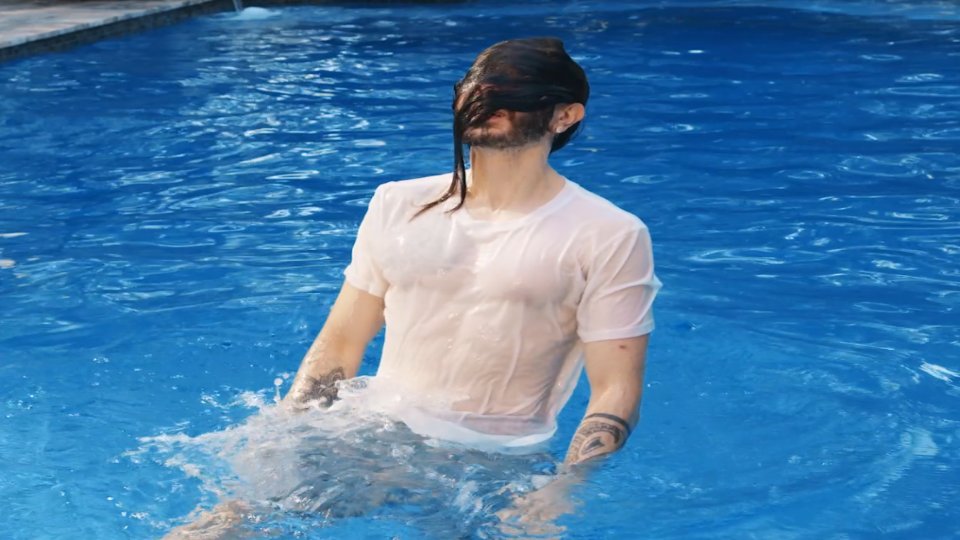 MoistCr1TiKaL's tweet photo. This is the only white shirt that is guaranteed to get you laid. You deserve it https://t.co/ZBUb9jVJgL https://t.co/KbEGrc6yqc