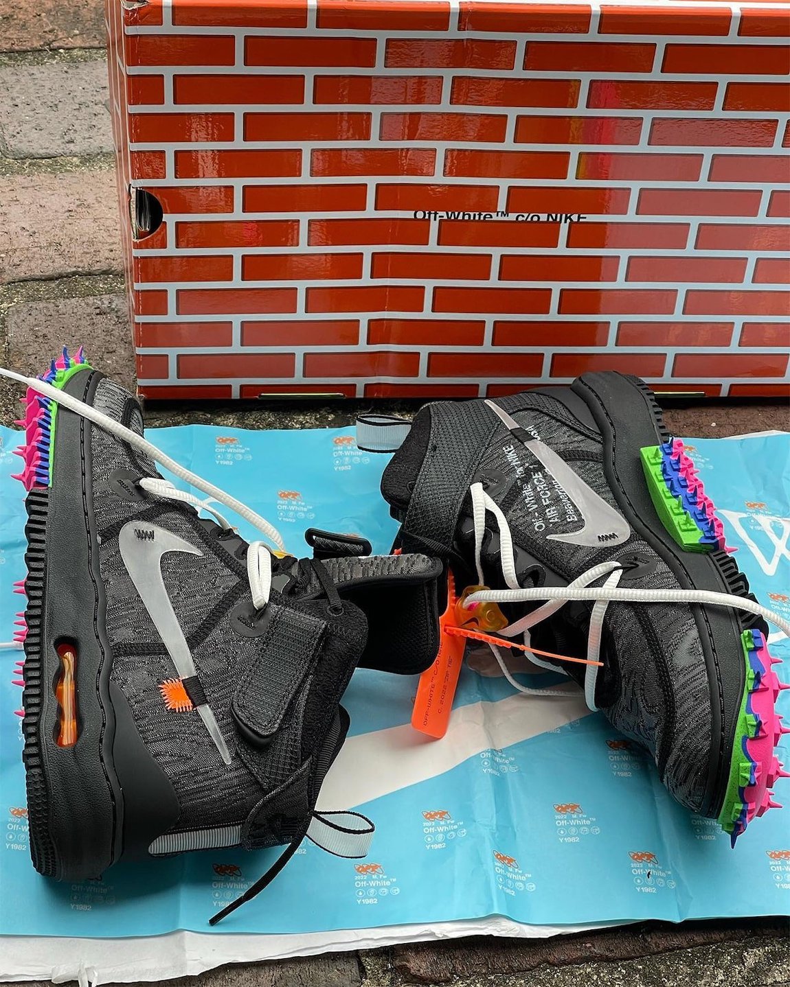 Off-White Nike Air Force 1 Mid Black