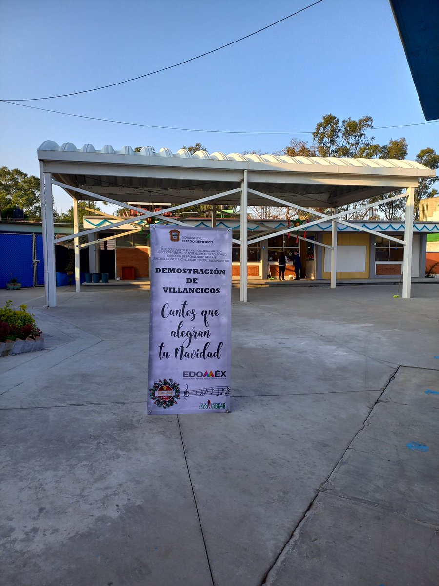 Oficial310's tweet photo. Nos sentimos orgullosos de haber sido sede esta casa de estudios @Oficial310 para la demostración de villancicos de @Bg48Supervision, éxito a la EPO 124 en la siguente fase. @israeljeronimol @jorgegalileocv @HectorUlisesCG1 @NoeOrtegaCamac1 @SBGOriente @ANAB_BC https://t.co/6zWpIGcuIK
