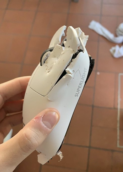 st9llar's tweet photo. mid tournament snack 😋 https://t.co/30DTX4YHox