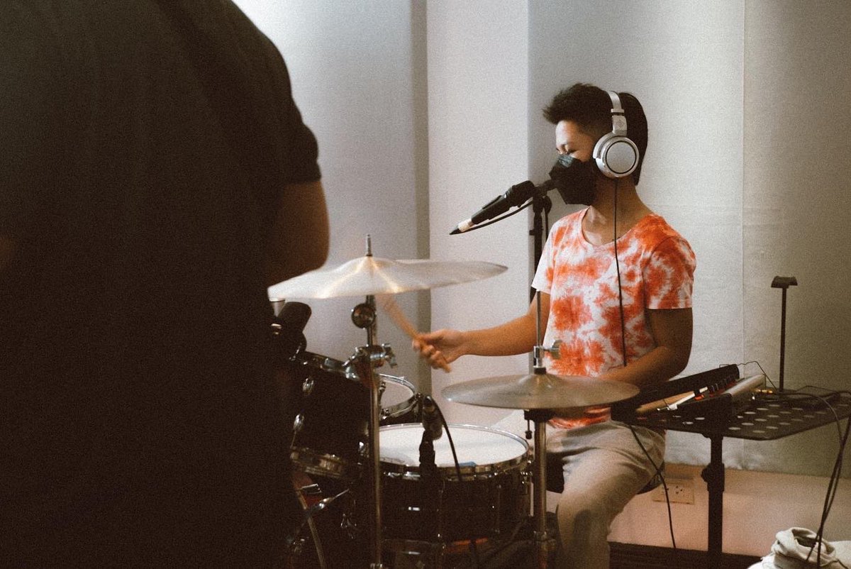 lineinrecordss's tweet photo. A little behind the scenes of @overoctoberph EP live performance, coming soon... 👀
.
Don’t forget to subscribe to their you tube channel!
#recordedatlinein #nikmixedit #lineinrecords https://t.co/2WMZOJdqhK