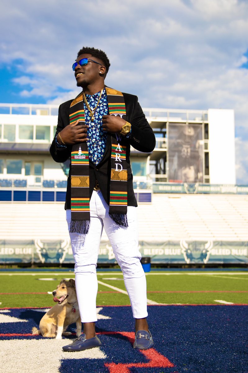 liljo_82's tweet photo. I went to college ian care about no fast money 🤍🎓‼️ #HowardUniversity #HBCUGrad https://t.co/7pyYezfpZy