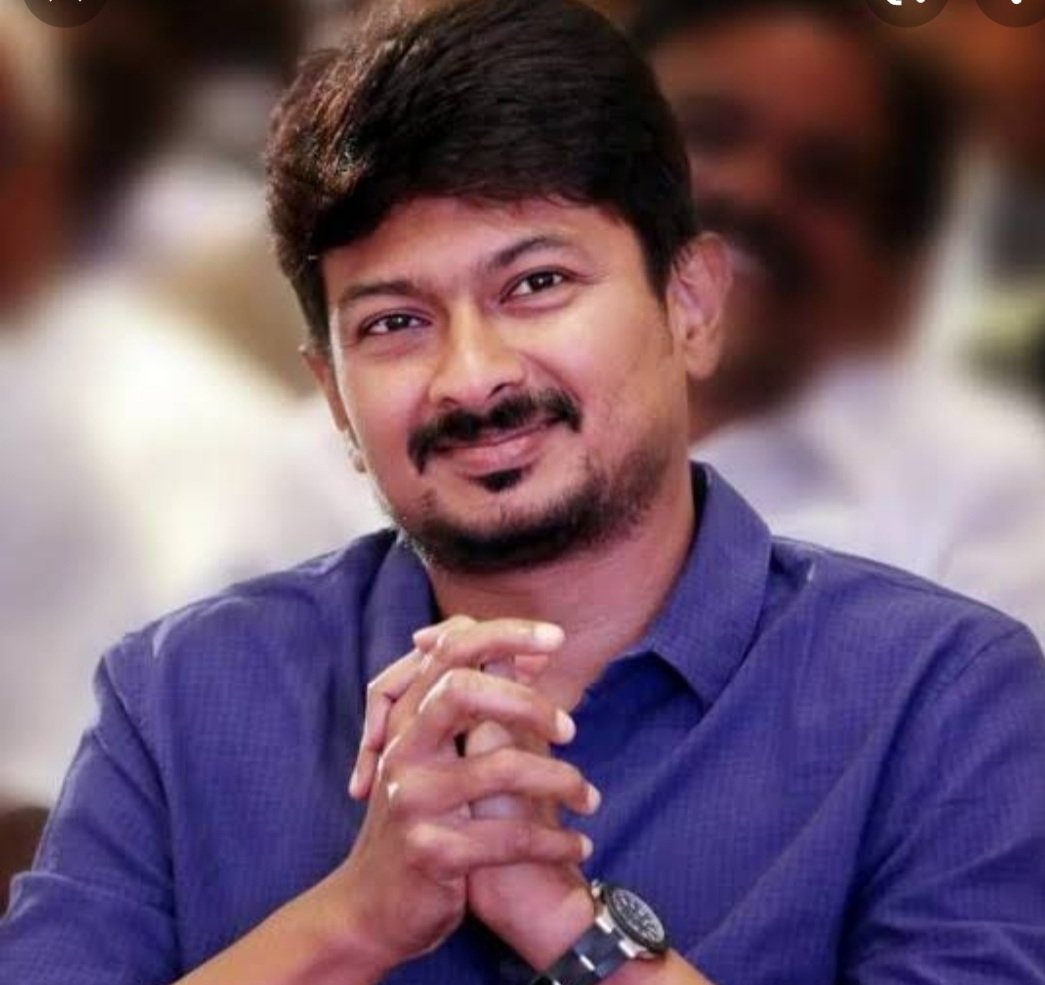 Suba_Vee's tweet photo. #UdhayanidhiStalin வெடியும் கொடியும் வேண்டாம்/ வடியட்டும் மழைநீர் வெள்ளம்/உதவுங்கள் மக்களுக்கு என்று/ உரைக்கின்ற அருமைத் தம்பி / உதயநிதிக்கு உள்ளம் நிறைந்த பிறந்தநாள் வாழ்த்துகள்! https://t.co/jCurbsOuTL