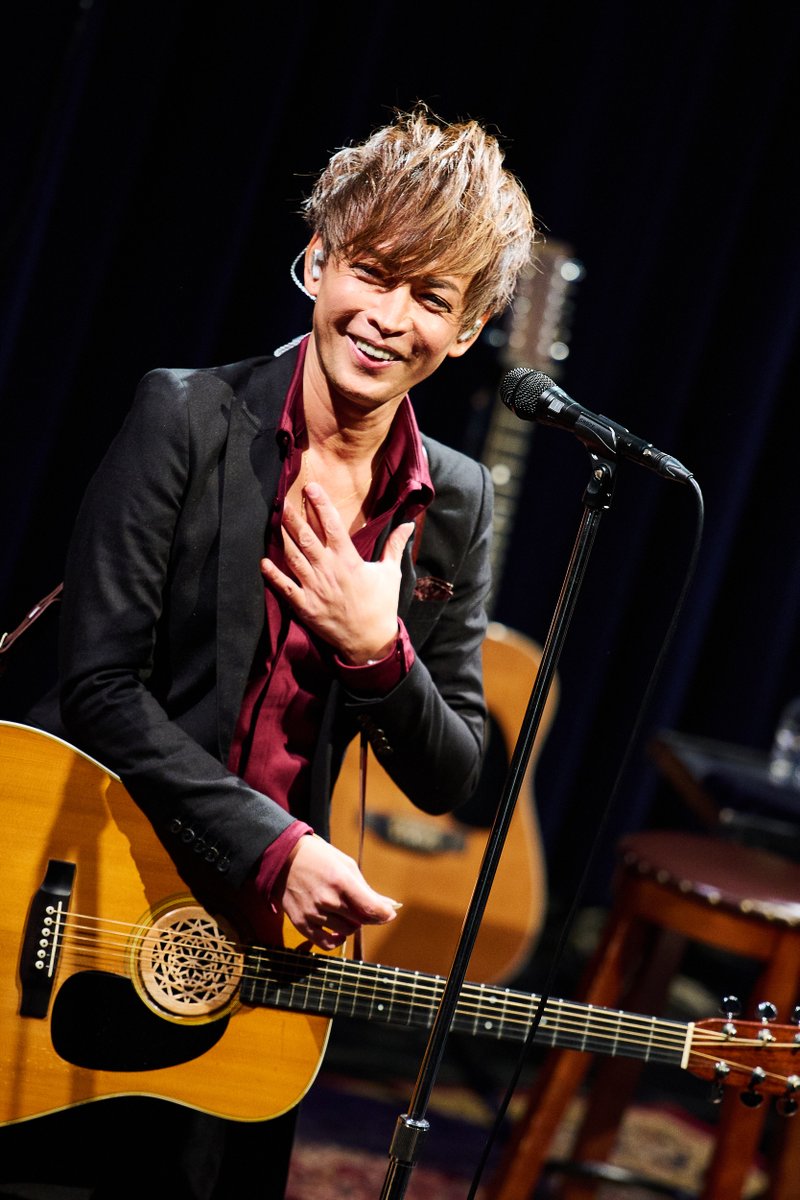 decolum_news's tweet photo. INORAN『INORAN 2021-2022 PREMIUM ACOUSTIC LIVE』Billboard Live TOKYO初日公演ライブレポート https://t.co/pemXrMqKLt #INORAN https://t.co/cgaM9QEbQX