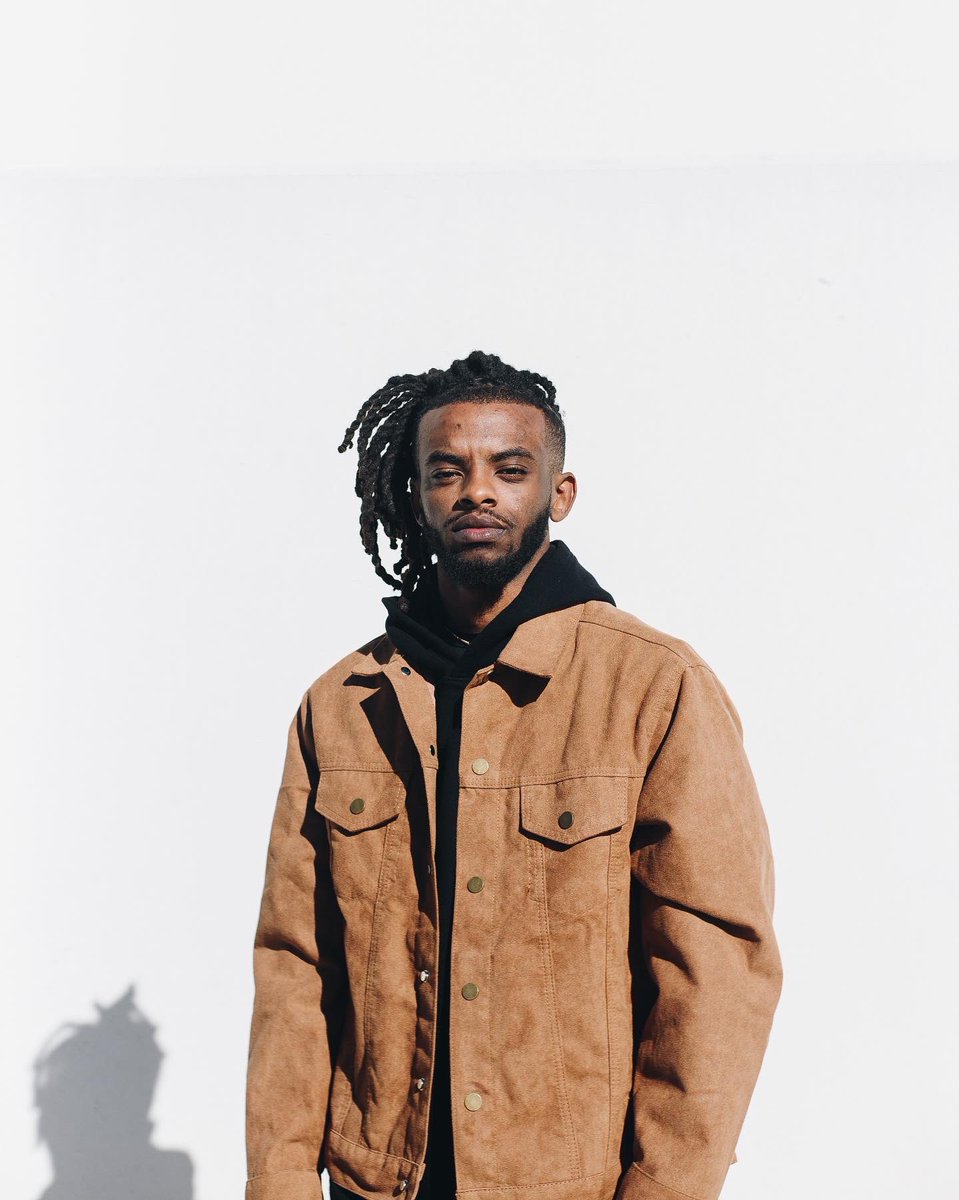Samsonyte_'s tweet photo. ‘Ascend’ recently hit a million streams.  🥂 

It’s the first track of mine, entirely produced by me, to reach that landmark. Thank you 🙏🏾

New music on Monday! https://t.co/n6EvFddwKY