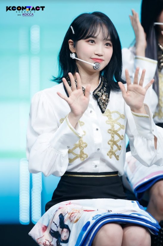 hourchaewon's tweet photo. — #CHAEWON #김채원 https://t.co/iU5C7b5f9o