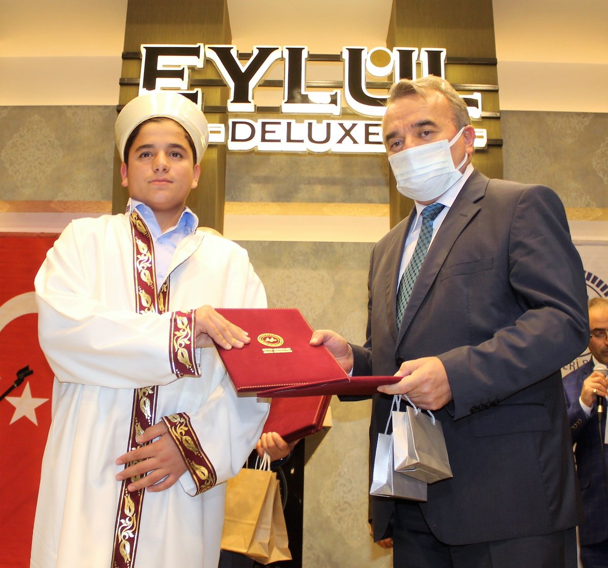 bozuyukkaymakam's tweet photo. İlçemizde Müftülüğümüz tarafından düzenlenen ‘Hafızlık İcazet Merasimi’ Sayın Valimiz @Dr_KemalKzlkaya, Diyanet İşleri Din İşleri Yüksek Kurulu Uzmanı Davut Kaya, Kaymakamımız Sayın @ademozturk65, eşi Rukiye Öztürk ve davetlilerin katılımlarıyla gerçekleştirildi. https://t.co/pEyOsBa3D9