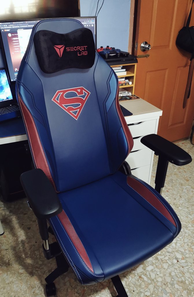 vincenbc's tweet photo. Post-exam reward? #Secretlab https://t.co/Pj7AEqR7N5