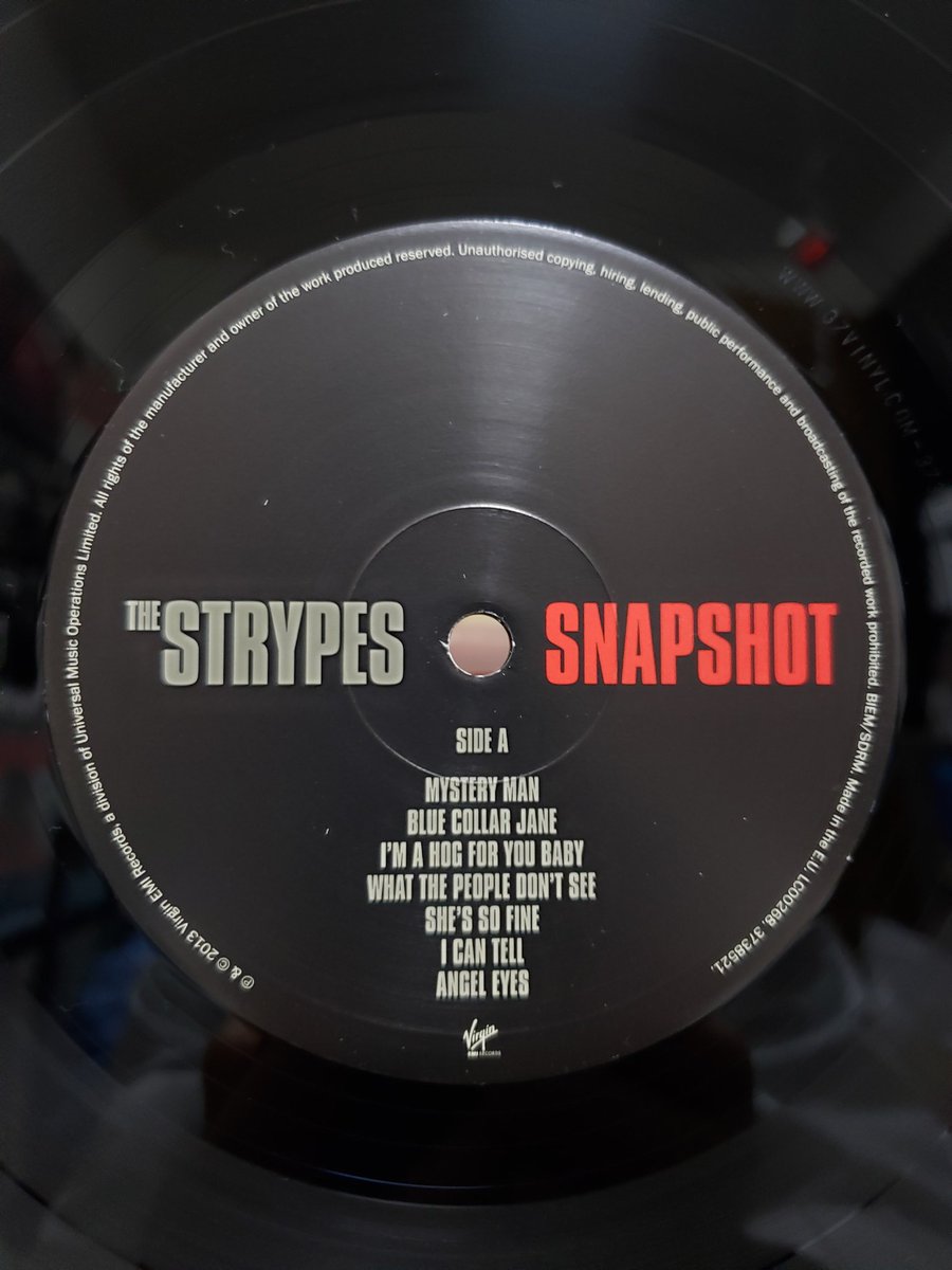 yanchiramo's tweet photo. THE STRYPES / SNAPSHOT
2013年 VIRGIN EMI Records 3738521
EUROPE Original
カッコいい!
ほんとにカッコいい!
初期ルースターズをも彷彿させるROCK'N'ROLL/RHYTHM&BLUESが炸裂!
大名盤1st アルバム!!
まいったなぁ~、ほんと。
#strypes #vinylrecords #アナログレコード #レコード https://t.co/BbOqBUbkPp