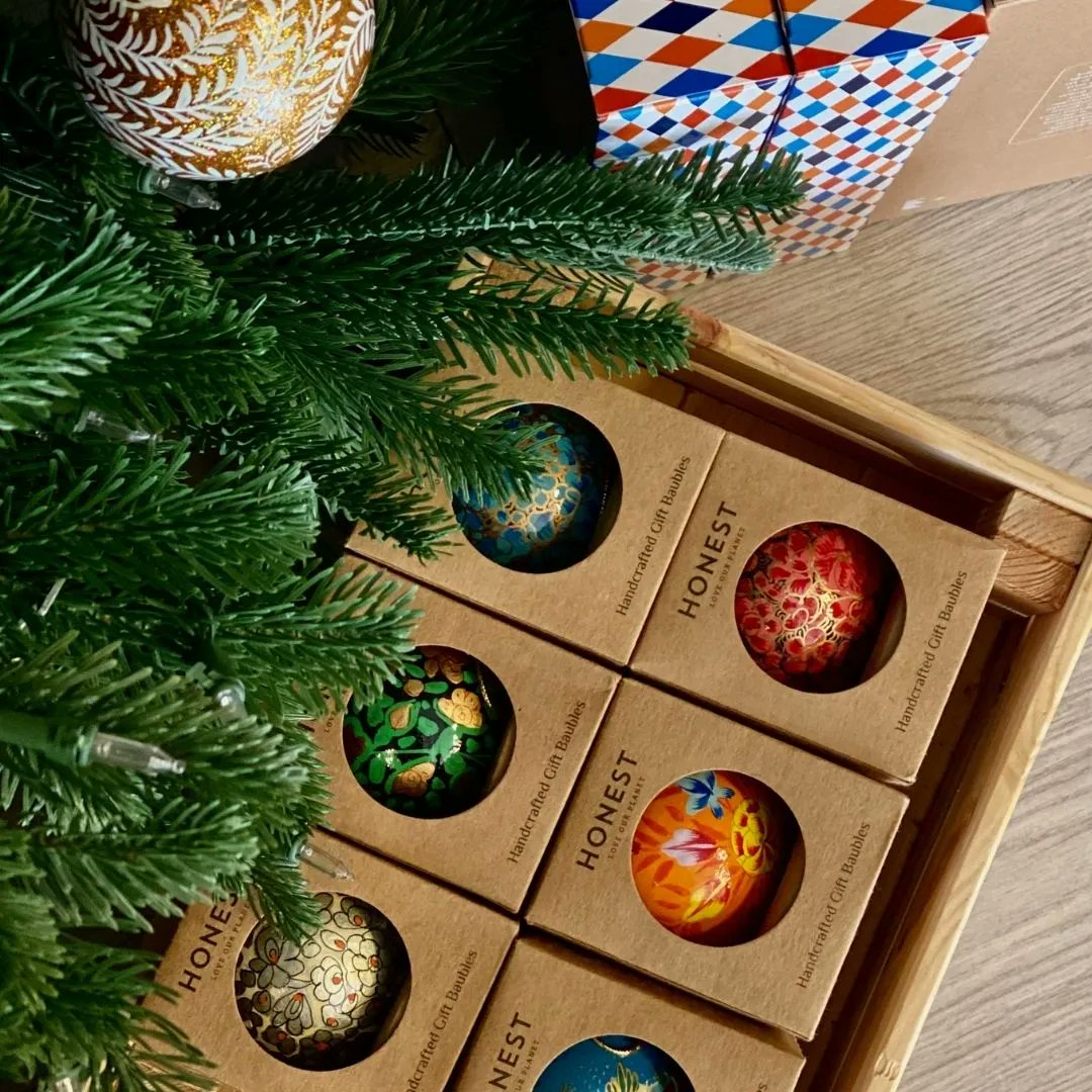 editlifeuk's tweet photo. We have some beautiful One-of-a-kind hand painted baubles available online &amp; in-store🌲 https://t.co/gEpd1nbASJ