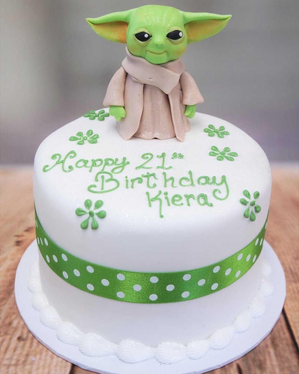 We hope Kiera loved her 21st birthday cake, complete with Yoda model! 🎂 

#bespokecakeexeter #birthdaycake  #birthdaycakeexeter  #21stbirthdaycake  #starwars #yodacake #craftycakesexeter